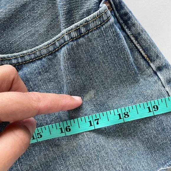 Vintage Levi's 505 mid rise denim cutoff jean shorts - Picture 10 of 11